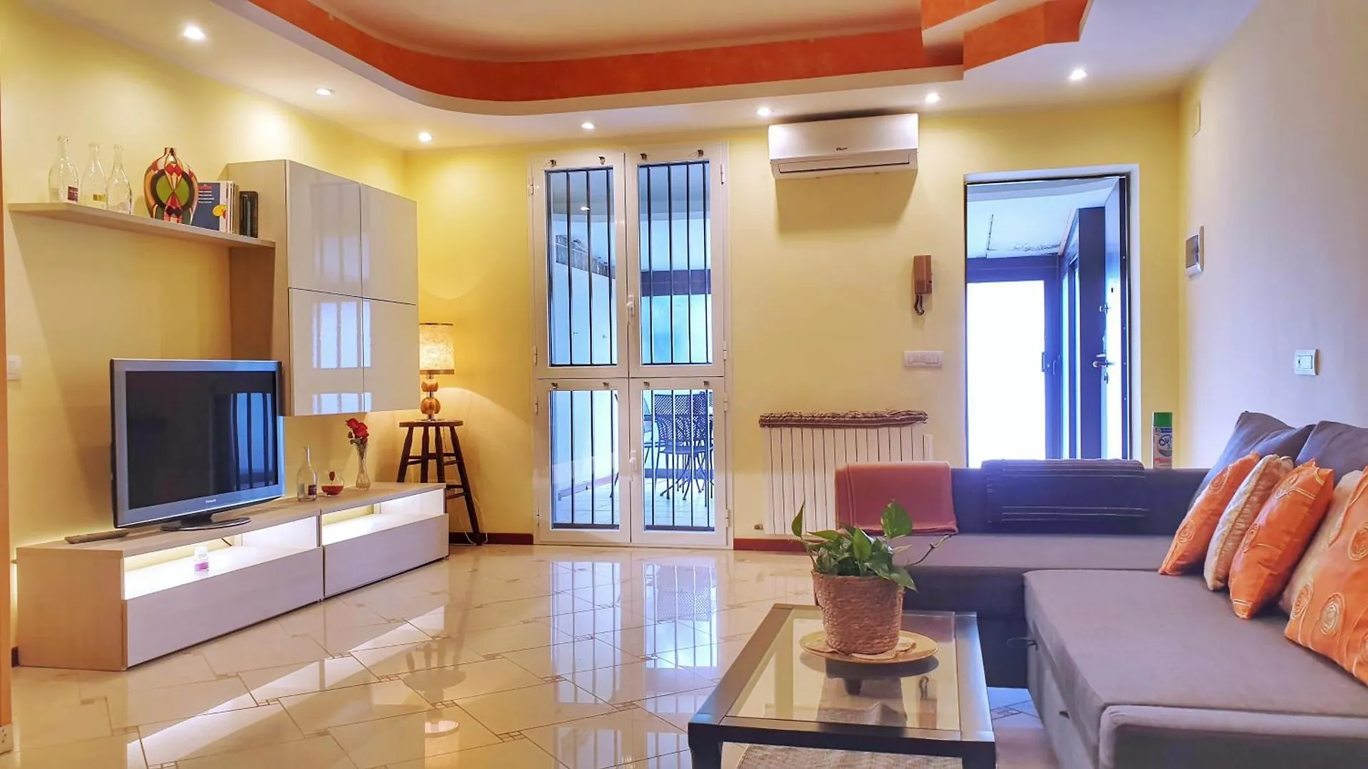 Apartament House Of Millepini Relax Near Milan Rodano 0*,  Włochy